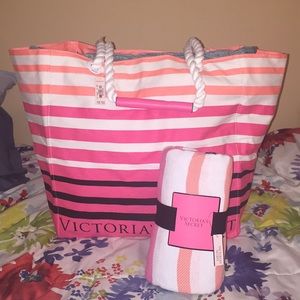 NWT Victoria’s Secret Beach Tote & Blanket Set 😎